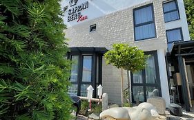 Safranberg Hotel